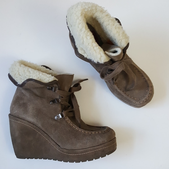 Rocket Dog Shoes - Rocket Dog Taupe suede sedge booties Size 8.5